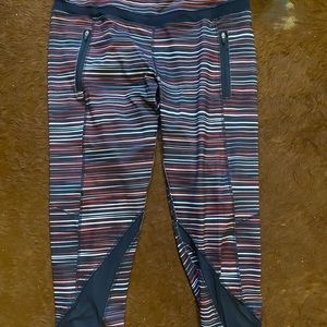 Anne Kline Capri work out pants with zip pockets red white blue xl